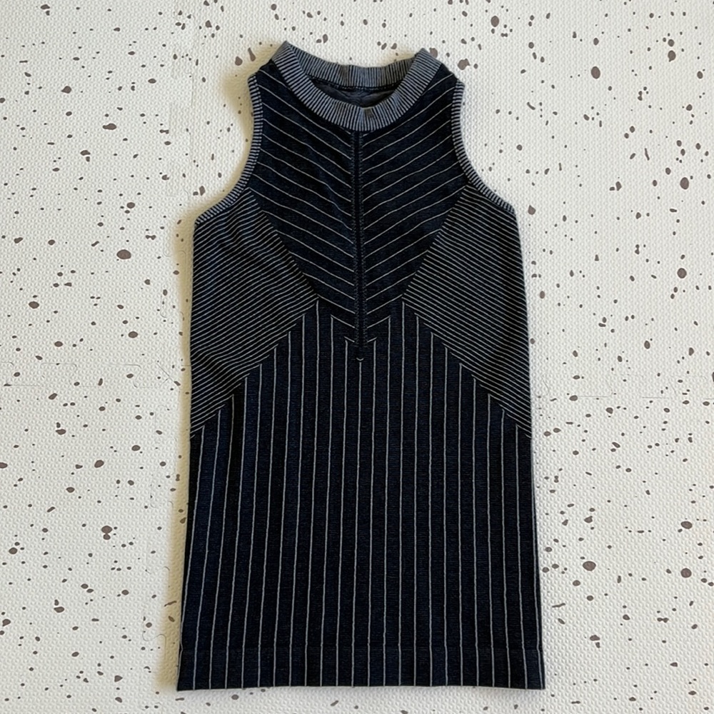 💘 ATHLETA - BLACK STRIPED RACERBACK HIGH NECK TANK